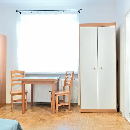 D&a Wiktorska, Metro Raclawicka * Varsó