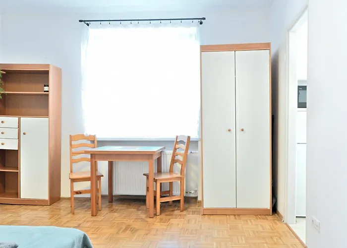 D&a Wiktorska, Metro Raclawicka * Varsóvia