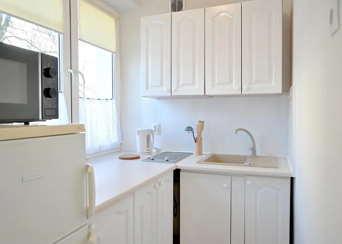 D&a Wiktorska, Metro Racławicka *