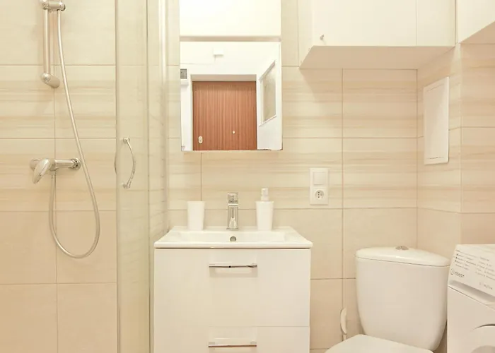 D&a Wiktorska, Metro Racławicka