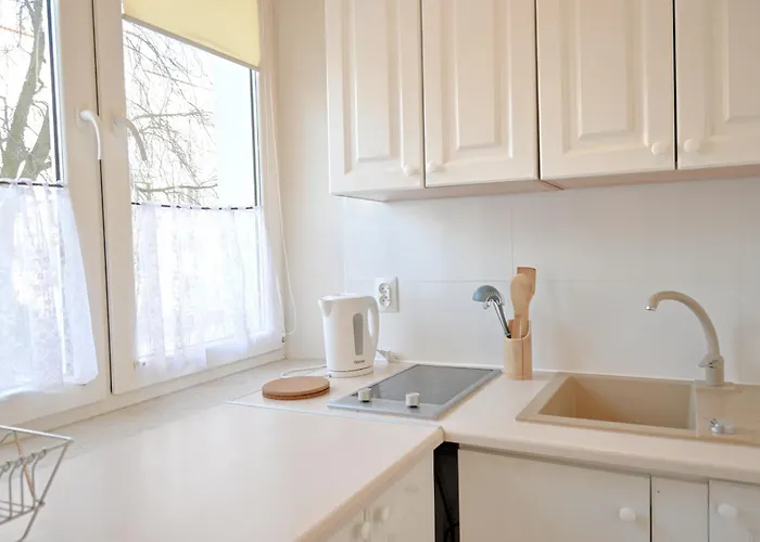 D&a Wiktorska, Metro Raclawicka * Varsovie